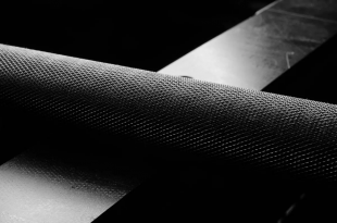 Гриф для штанги YouSteel XF-20 20кг чёрный
