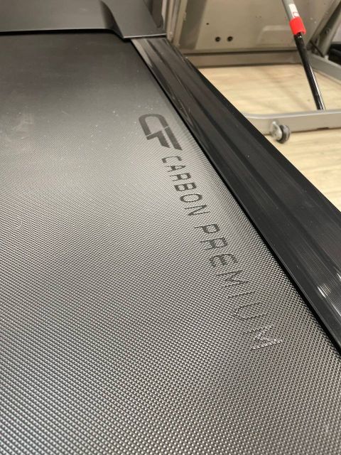 Беговая дорожка Carbon Premium World Runner T1